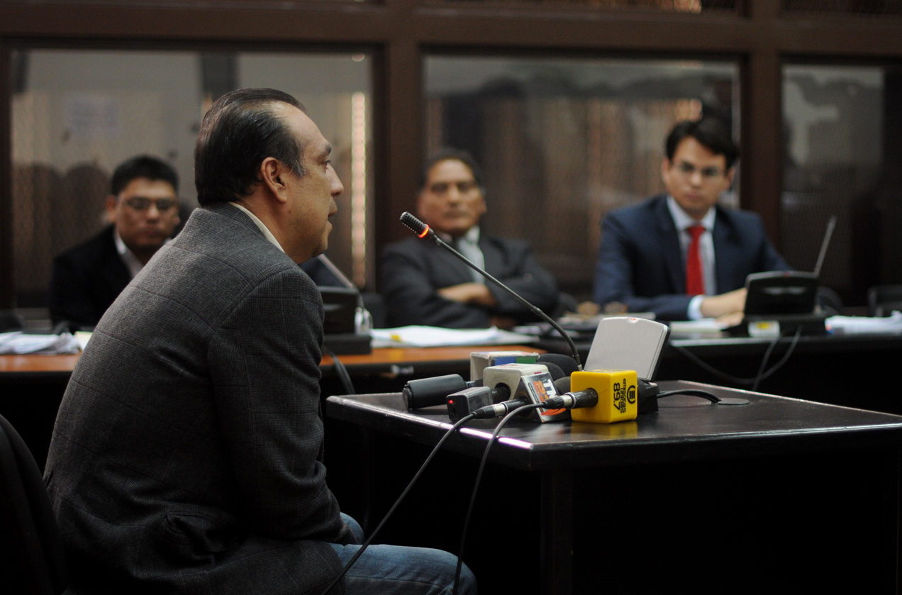 Óscar Ortiz Solares da su testimonio al Tribunal. Tras el fallo, los jueces ordenaron su inmediata libertad.