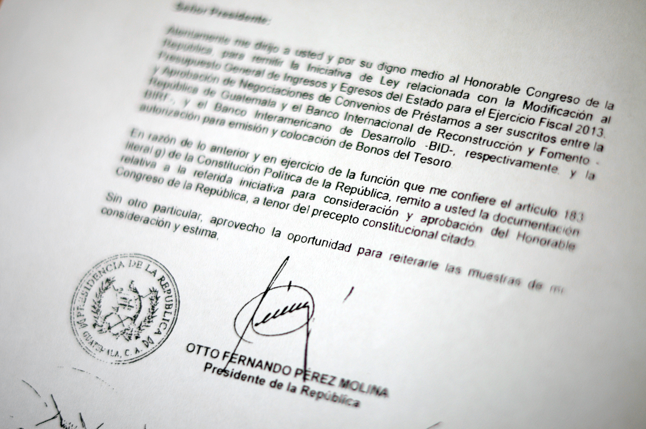 La carta que envió el presidente Otto Pérez Molina al presidente del Congreso para que remita la aprobación de la iniciativa de ley que amplía el presupuesto. 