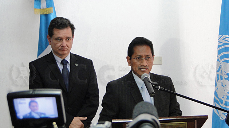 Amilcar Velásquez, ex fiscal general, participó en la conferencia de prensa donde informó, junto a Castresana, sobre la captura de Portillo. 