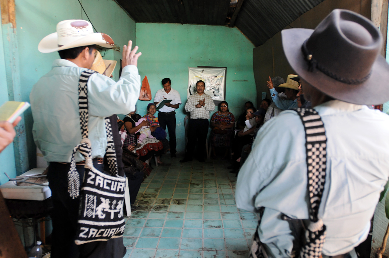 Un grupo de ex patrulleros del Occidente en reunión en Chimaltenango.