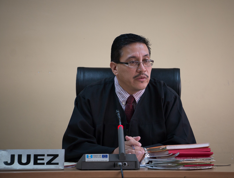 Héctor Vides Marín: "Yo fui juez suplente por varios años, y conozco a muchas personas"