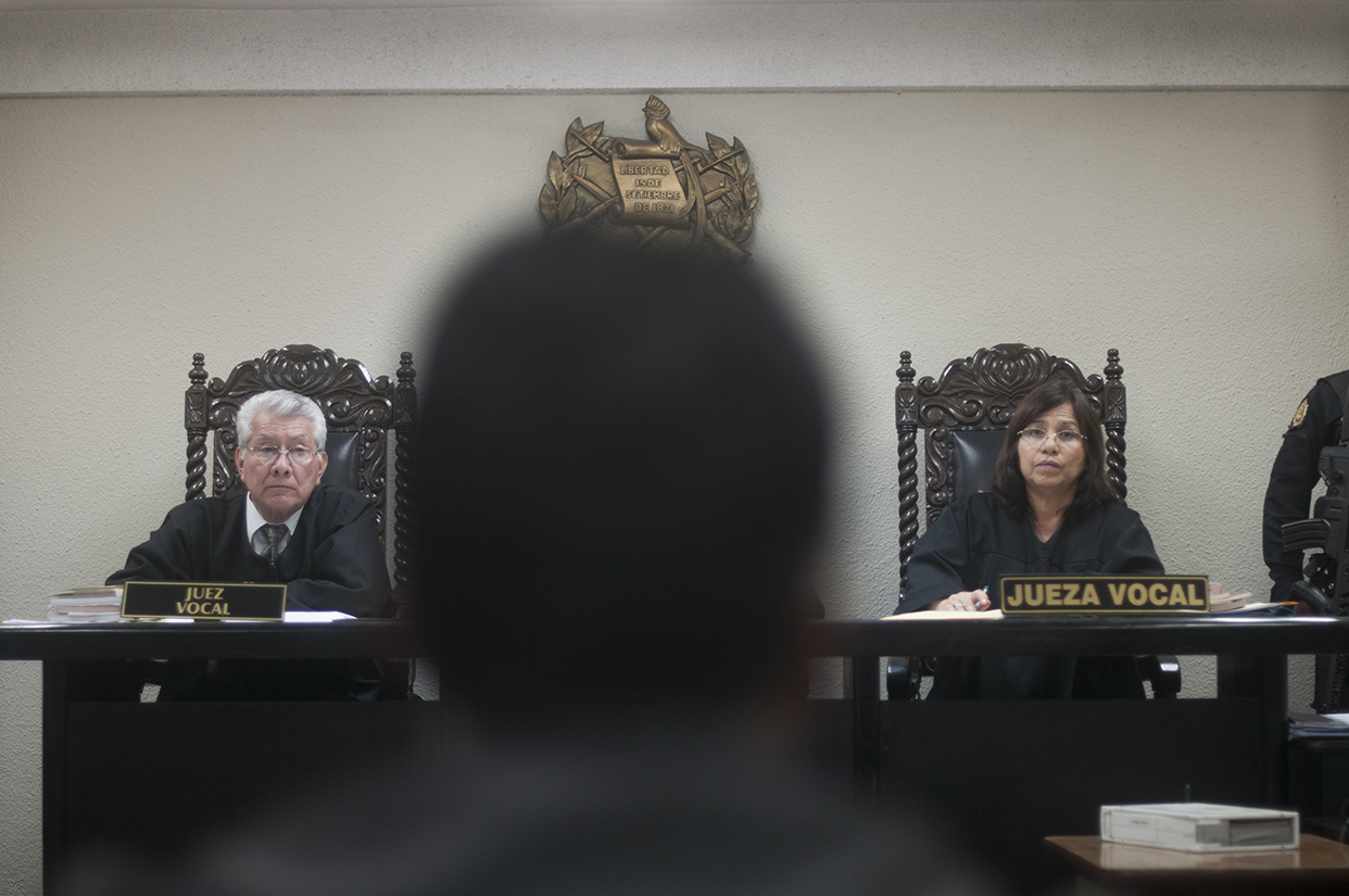 El juez Walter Jiménez Texaj espera que todas las pruebas sean expuestas en dos audiencias más y se podrá decidir cuál será el dictamen para Fermín Solano Barillas.