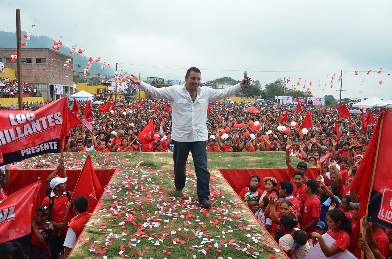 Manuel Baldizón del partido Lider en un mitin político. 