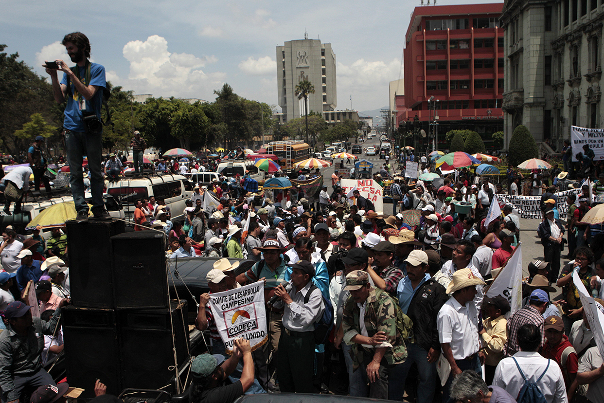 Durante una marcha convocada por la Coordinadora Nacional de Organizaciones Campesinas (Cnoc) y el Comité de Desarrollo Campesino (Codeca), los manifestantes, llegados del interior del país, exigieron "cárcel para los corruptos".