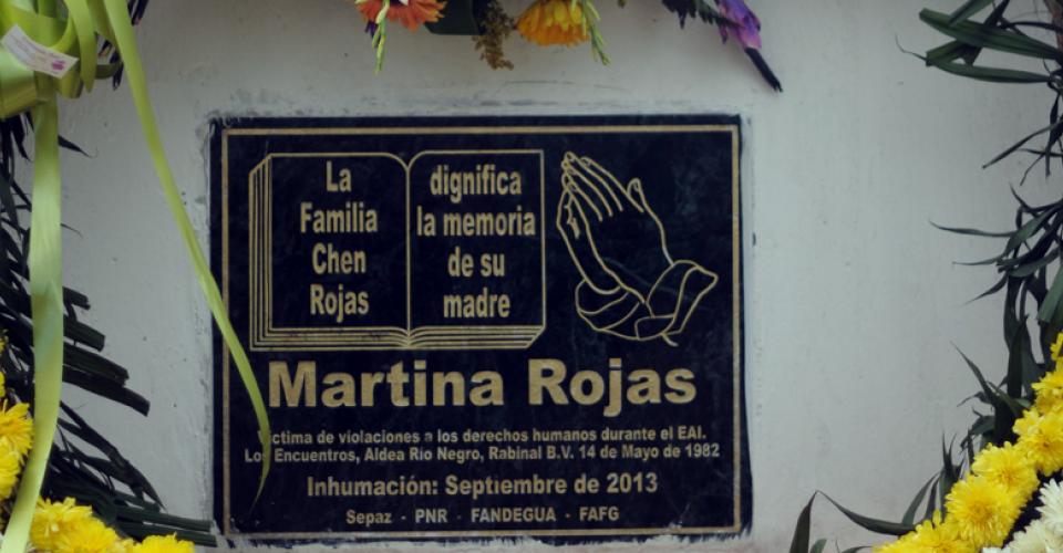 La familia Chen Rojas dignifica la memoria de su madre Martina Rojas. 