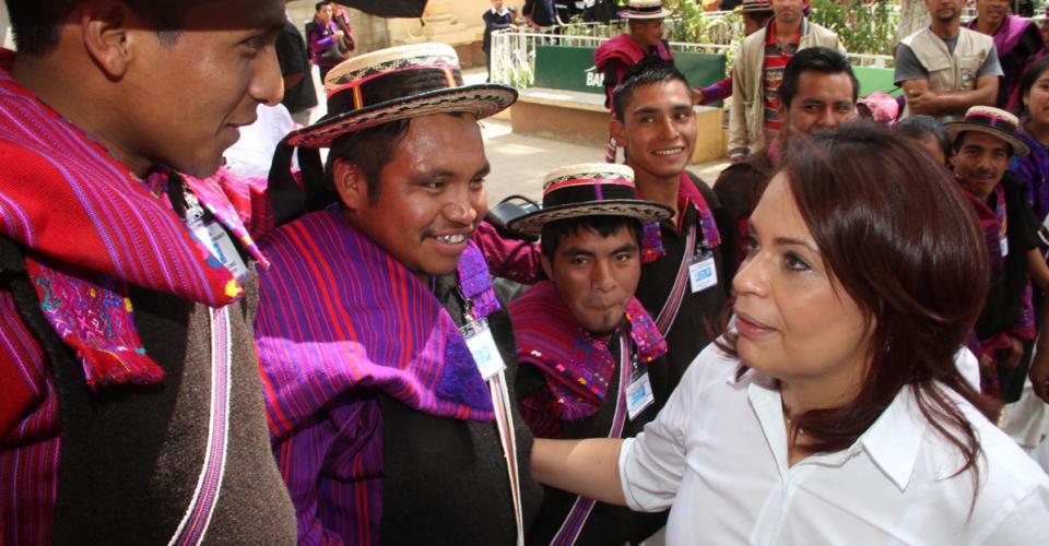 La vicepresidenta también visitó San Juan Atitán, lugar donde se reportó el mayor número de niños con desnutrición crónica. 