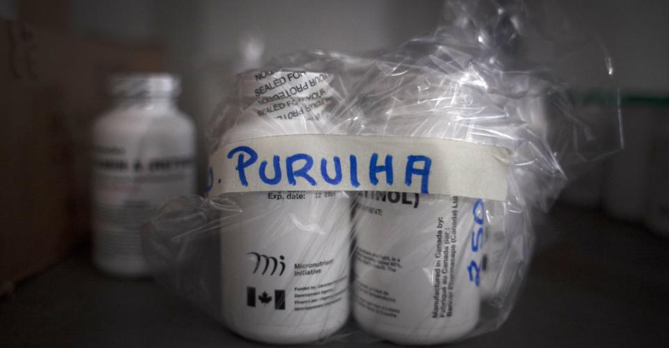 Frascos de medicamentos destinados al área de Purulhá esperan ser enviados a su destino
