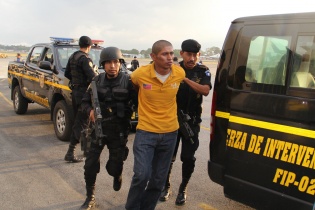 La Policía Nacional Civil capturó a nueve personas sindicadas del ataque a nueve policías en Salcajá. 